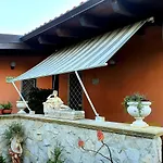 アパートホテル Salento - A Casa Di Lilli 4*